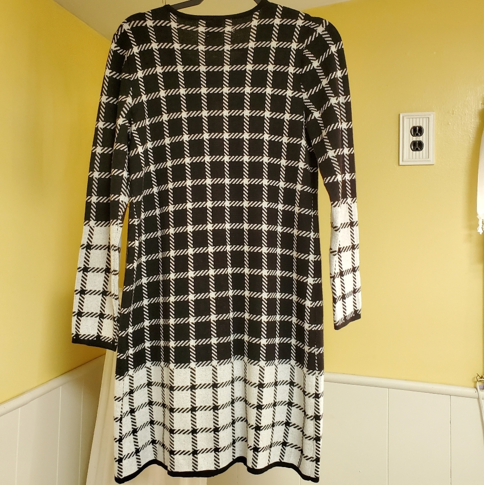 Woman's NWT Anne Klein sweater - Picture 5 of 9